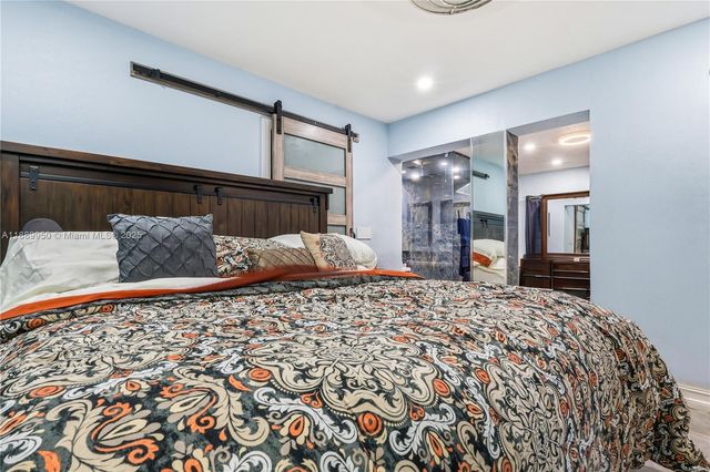 9795 NW 27th Ter, Doral, FL 33172