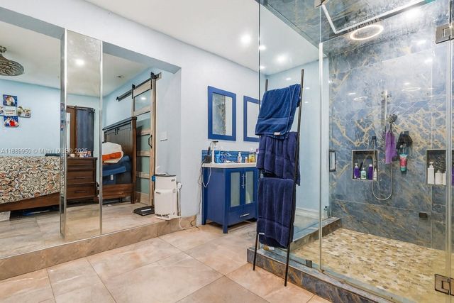 9795 NW 27th Ter, Doral, FL 33172