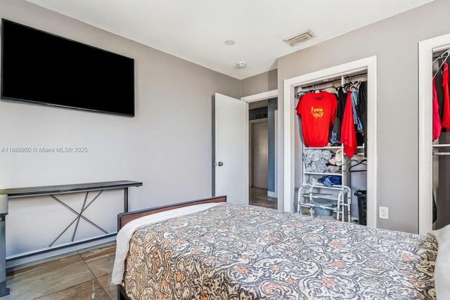 9795 NW 27th Ter, Doral, FL 33172