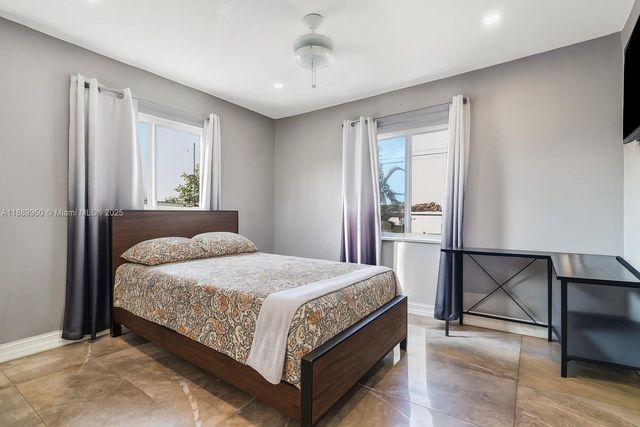 9795 NW 27th Ter, Doral, FL 33172