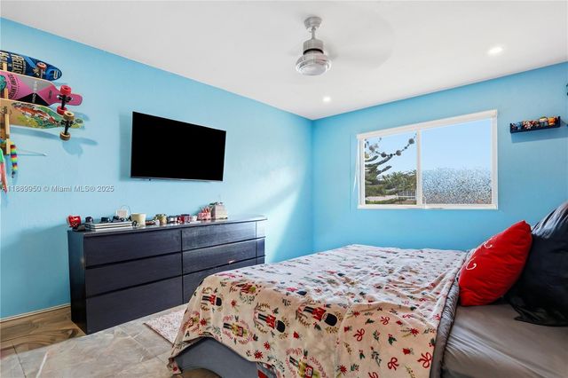 9795 NW 27th Ter, Doral, FL 33172