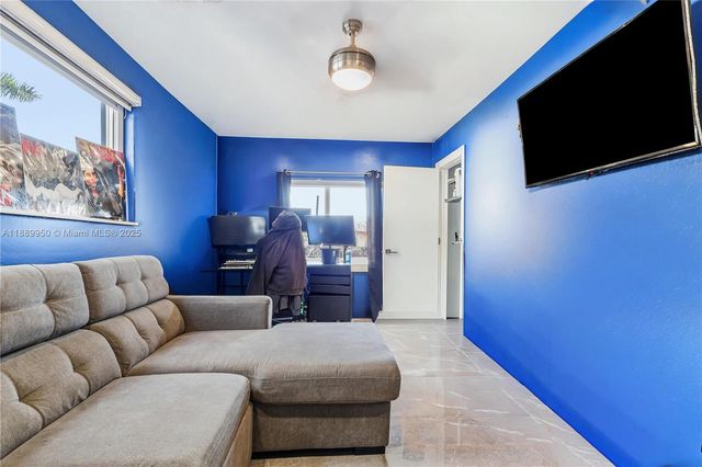 9795 NW 27th Ter, Doral, FL 33172