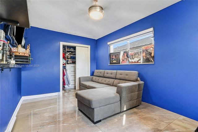 9795 NW 27th Ter, Doral, FL 33172