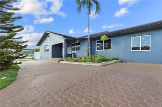 9795 NW 27th Ter, Doral, FL 33172