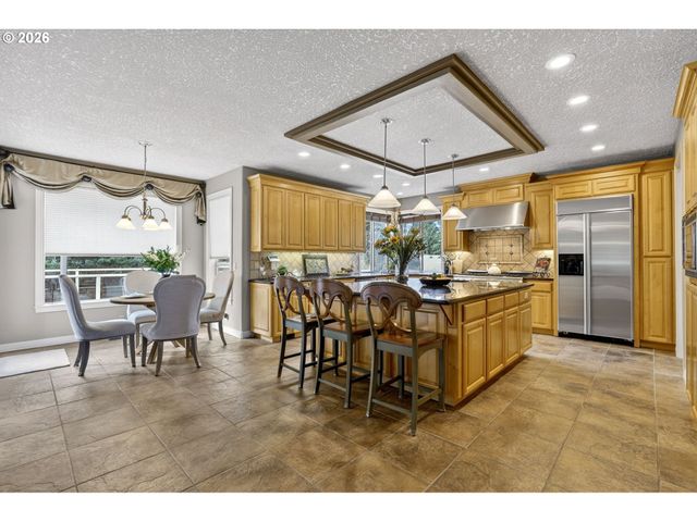 11737 Se BROCKENHURST Cir, Happy Valley, OR 97086