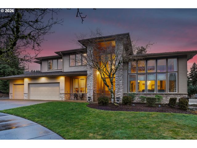 11737 Se BROCKENHURST Cir, Happy Valley, OR 97086