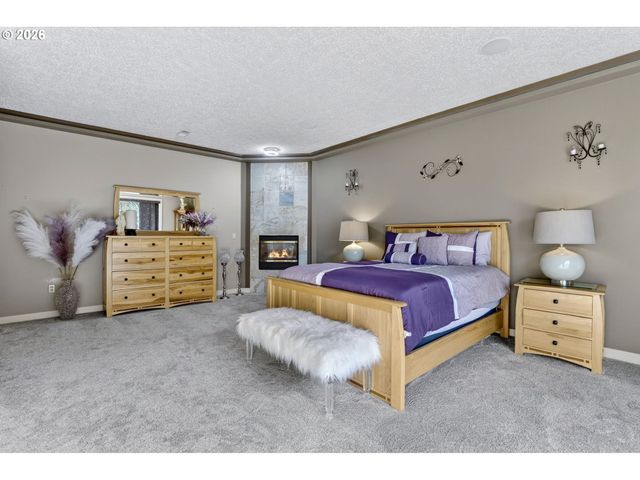 11737 Se BROCKENHURST Cir, Happy Valley, OR 97086