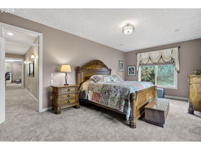 11737 Se BROCKENHURST Cir, Happy Valley, OR 97086