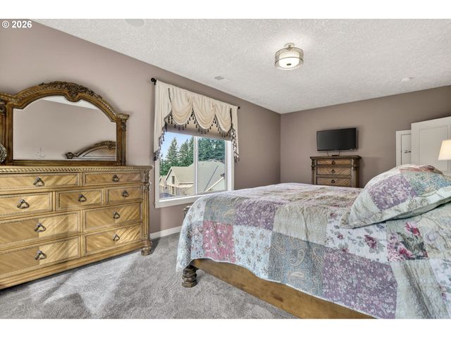 11737 Se BROCKENHURST Cir, Happy Valley, OR 97086