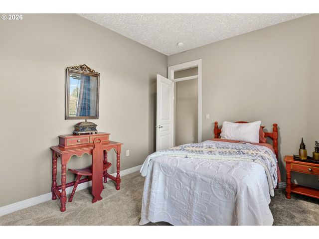 11737 Se BROCKENHURST Cir, Happy Valley, OR 97086