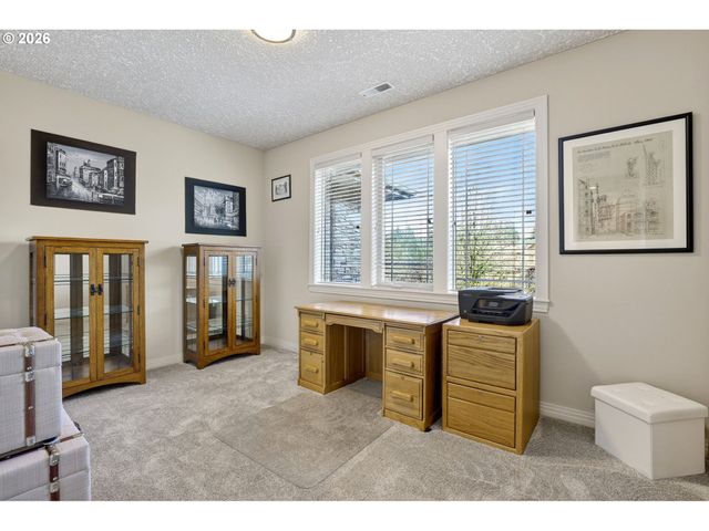 11737 Se BROCKENHURST Cir, Happy Valley, OR 97086