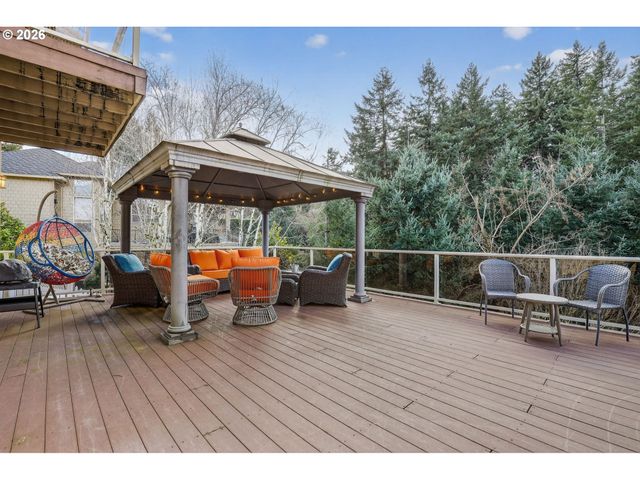 11737 Se BROCKENHURST Cir, Happy Valley, OR 97086