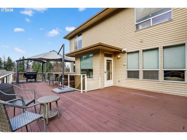 11737 Se BROCKENHURST Cir, Happy Valley, OR 97086