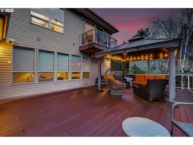 11737 Se BROCKENHURST Cir, Happy Valley, OR 97086