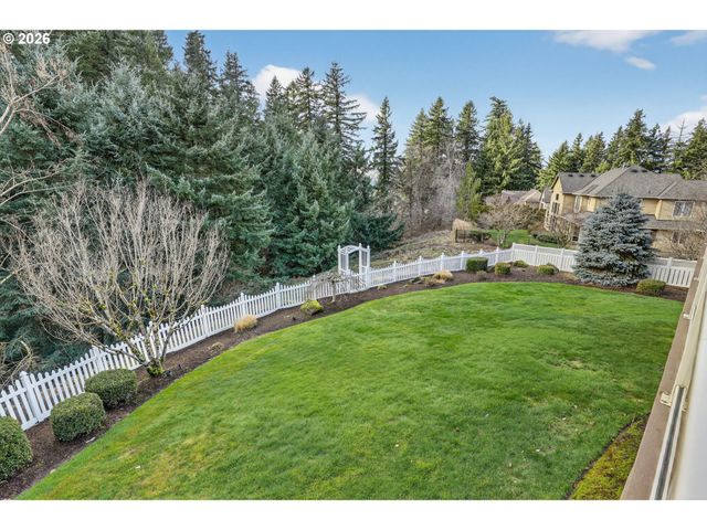11737 Se BROCKENHURST Cir, Happy Valley, OR 97086