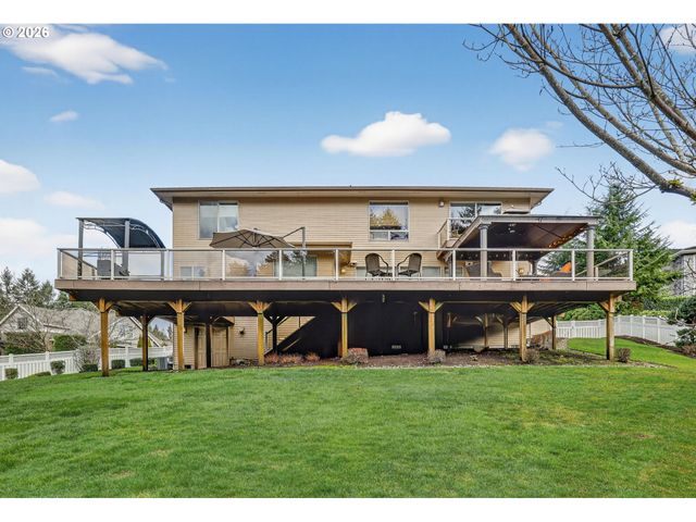 11737 Se BROCKENHURST Cir, Happy Valley, OR 97086