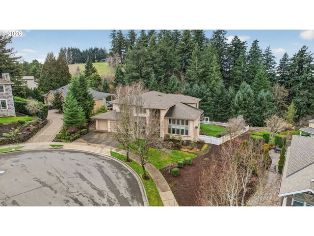 11737 Se BROCKENHURST Cir, Happy Valley, OR 97086