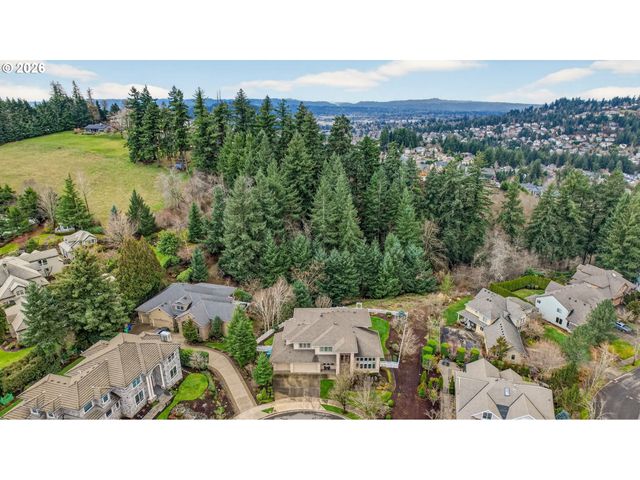 11737 Se BROCKENHURST Cir, Happy Valley, OR 97086