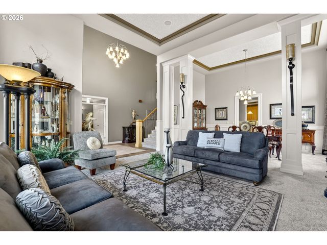 11737 Se BROCKENHURST Cir, Happy Valley, OR 97086