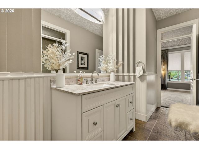 11737 Se BROCKENHURST Cir, Happy Valley, OR 97086