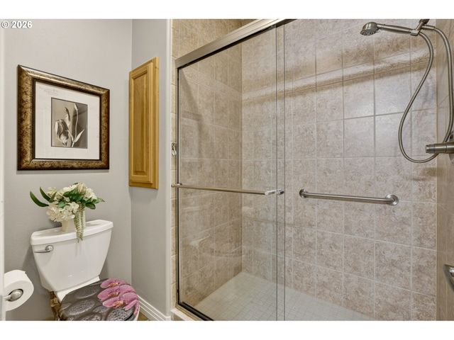 11737 Se BROCKENHURST Cir, Happy Valley, OR 97086