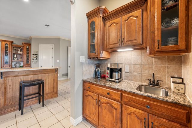 2703 Katherine Court, Dalworthington Gardens, TX 76016