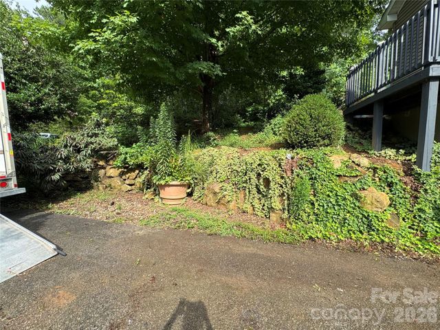 1886 Old Linville Road, Marion, NC 28752