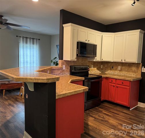 1886 Old Linville Road, Marion, NC 28752