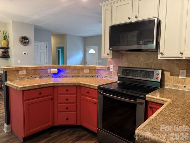 1886 Old Linville Road, Marion, NC 28752
