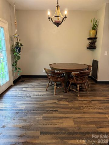 1886 Old Linville Road, Marion, NC 28752