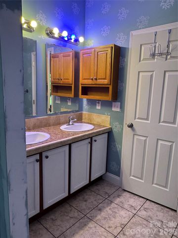 1886 Old Linville Road, Marion, NC 28752