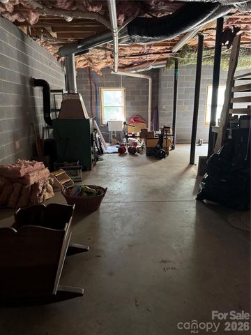 1886 Old Linville Road, Marion, NC 28752