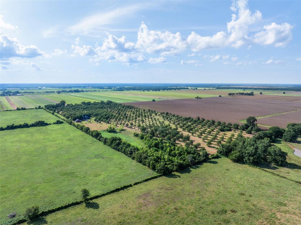 402 County Road 111, Wharton, TX 77488