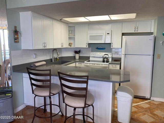 3013 S Atlantic Ave Apt 907, Daytona Beach, FL 32118