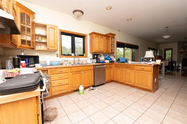 6461 Blue Heron Pointe DRIVE, Waterford, WI 53185