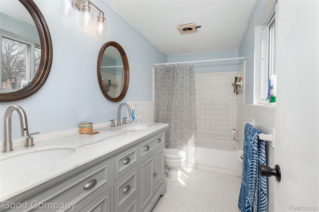 349 Fisher Court, Clawson, MI 48017