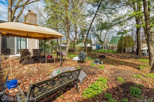 349 Fisher Court, Clawson, MI 48017