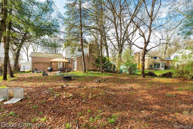 349 Fisher Court, Clawson, MI 48017