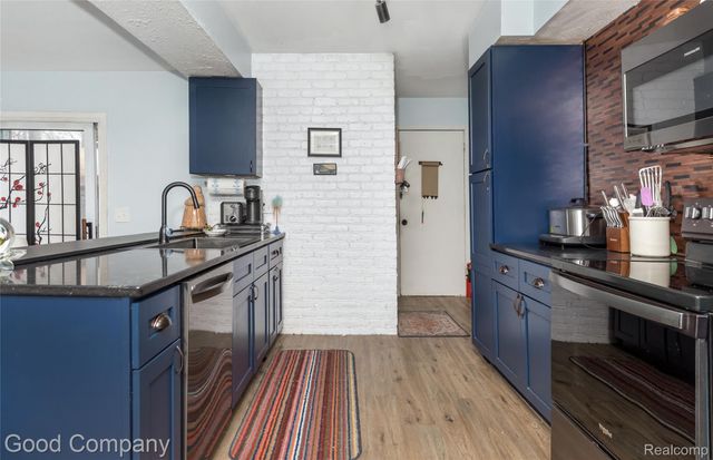 349 Fisher Court, Clawson, MI 48017