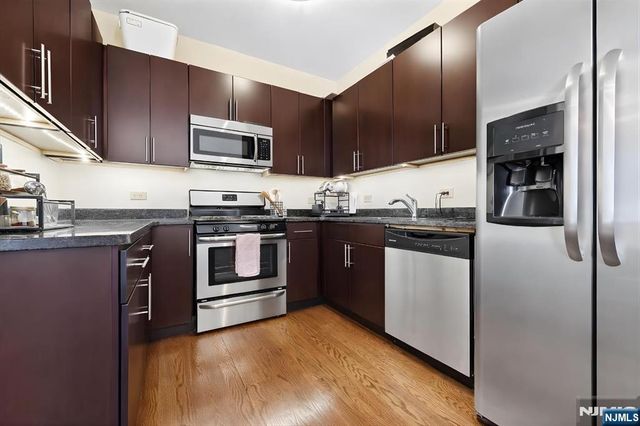 105-107 Broad Street 204, Newark, NJ 07104