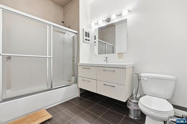 105-107 Broad Street 204, Newark, NJ 07104