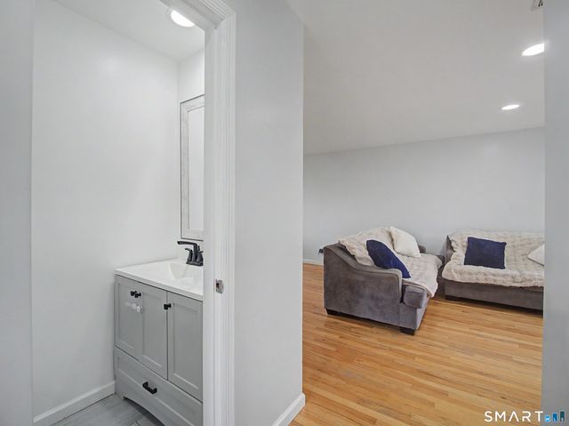 10 B Elm Street, Norwalk, CT 06850