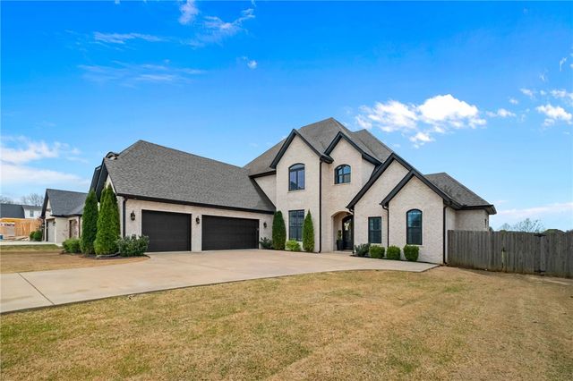 4713 W Persimmon Street, Fayetteville, AR 72704