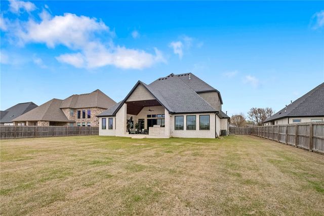 4713 W Persimmon Street, Fayetteville, AR 72704