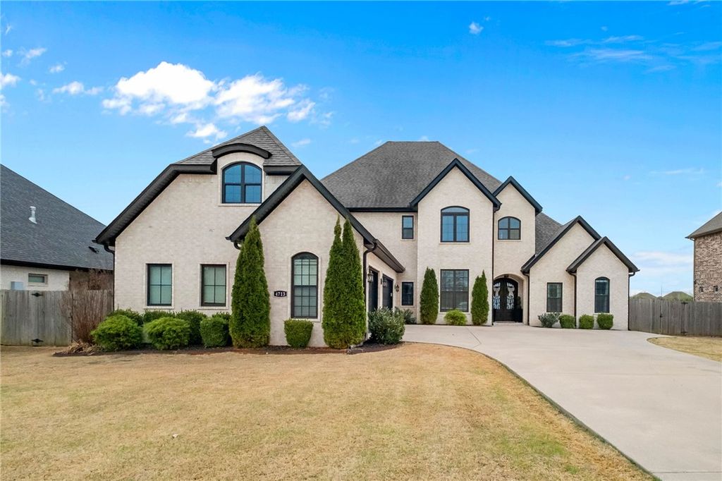 4713 W Persimmon Street, Fayetteville, AR 72704