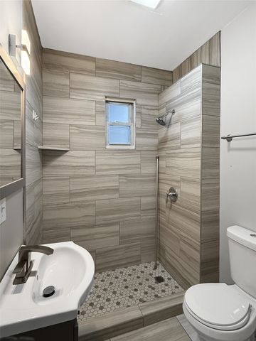 819 Cleveland Avenue, Des Moines, IA 50316