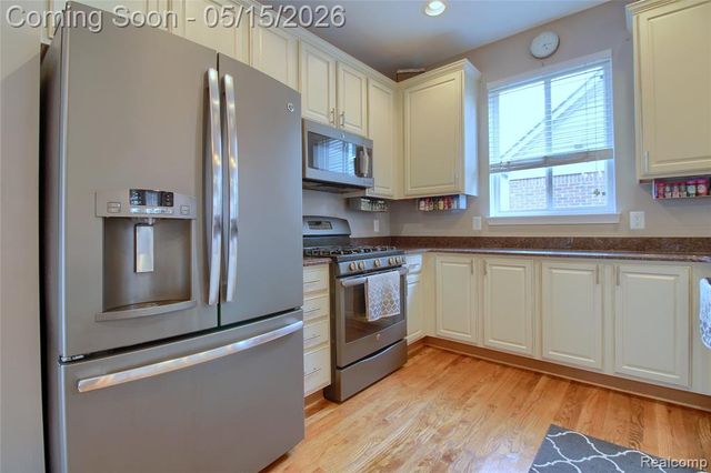 28260 Cottage Lane, New Hudson, MI 48165