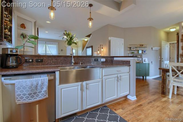 28260 Cottage Lane, New Hudson, MI 48165