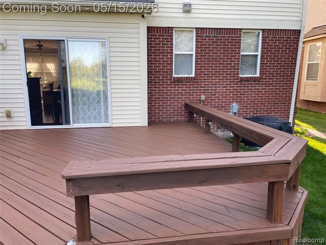 28260 Cottage Lane, New Hudson, MI 48165