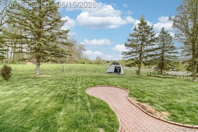28260 Cottage Lane, New Hudson, MI 48165